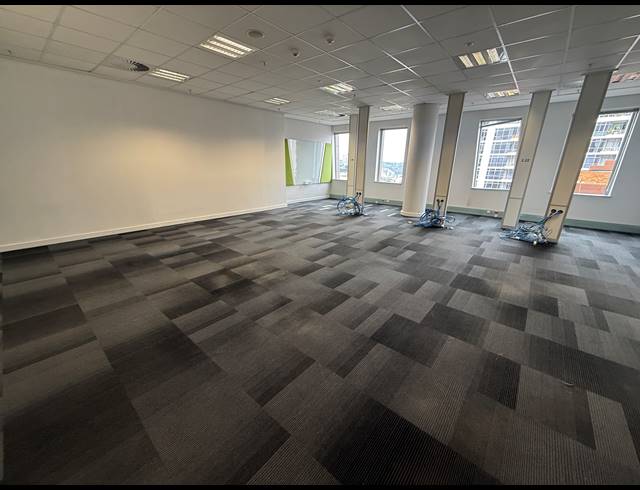 3,718M² OFFICE TO LET IN SANDTON CENTRAL